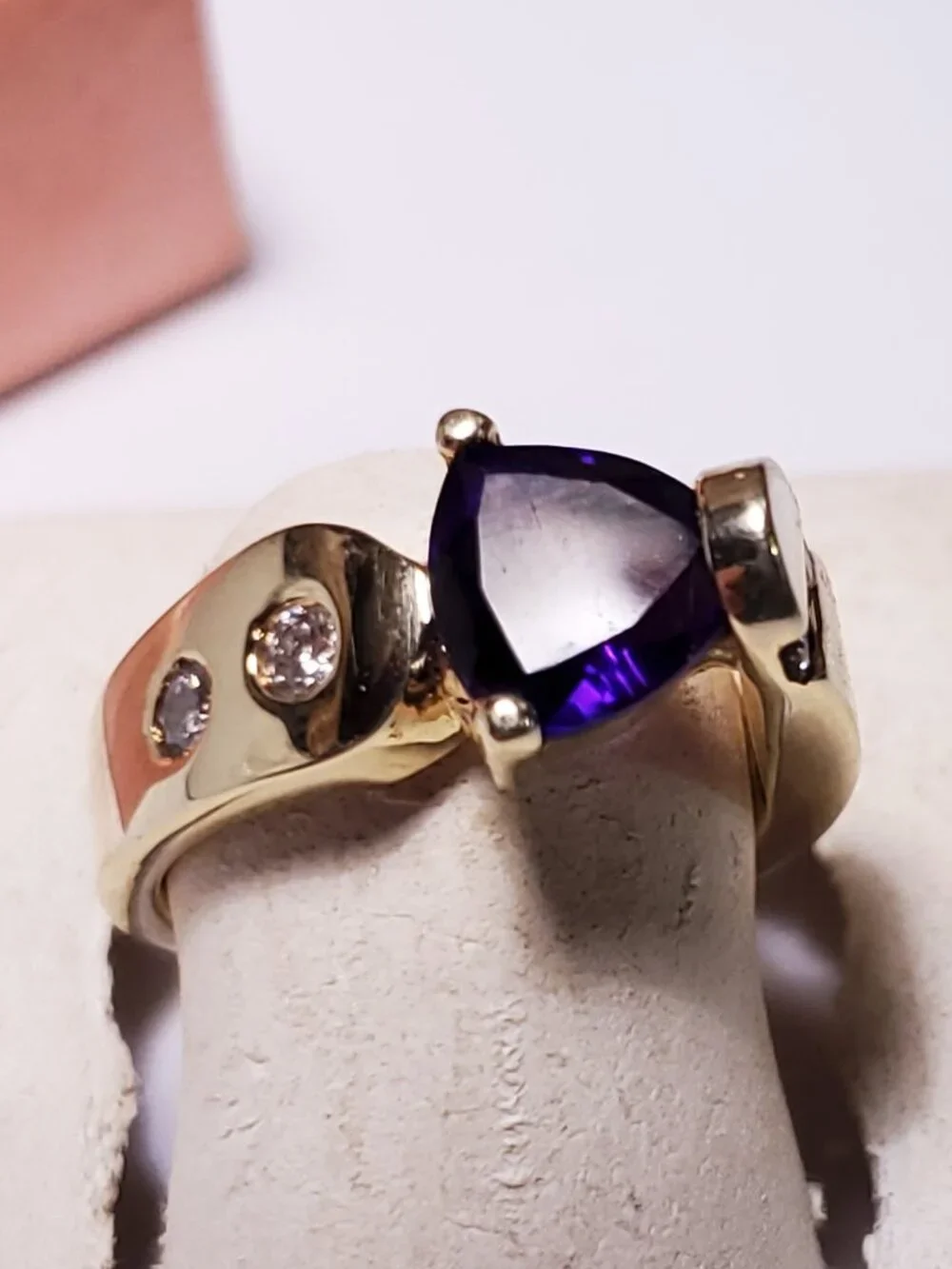 Estate 2ctw Trillion Amethyst & Rd Diamond Gypsy & channel 14Kt Y/Gold Ring24912